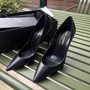 Saint Laurent Zoe pumps.